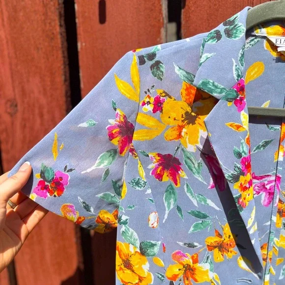 Floral button down - Picture 3 of 6